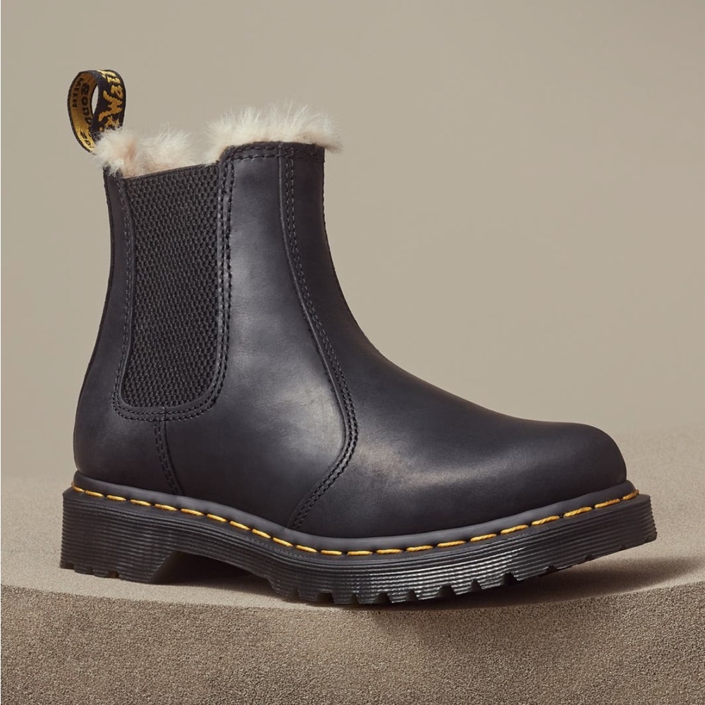 Dr Martens 2976 Leonore Chelsea boots